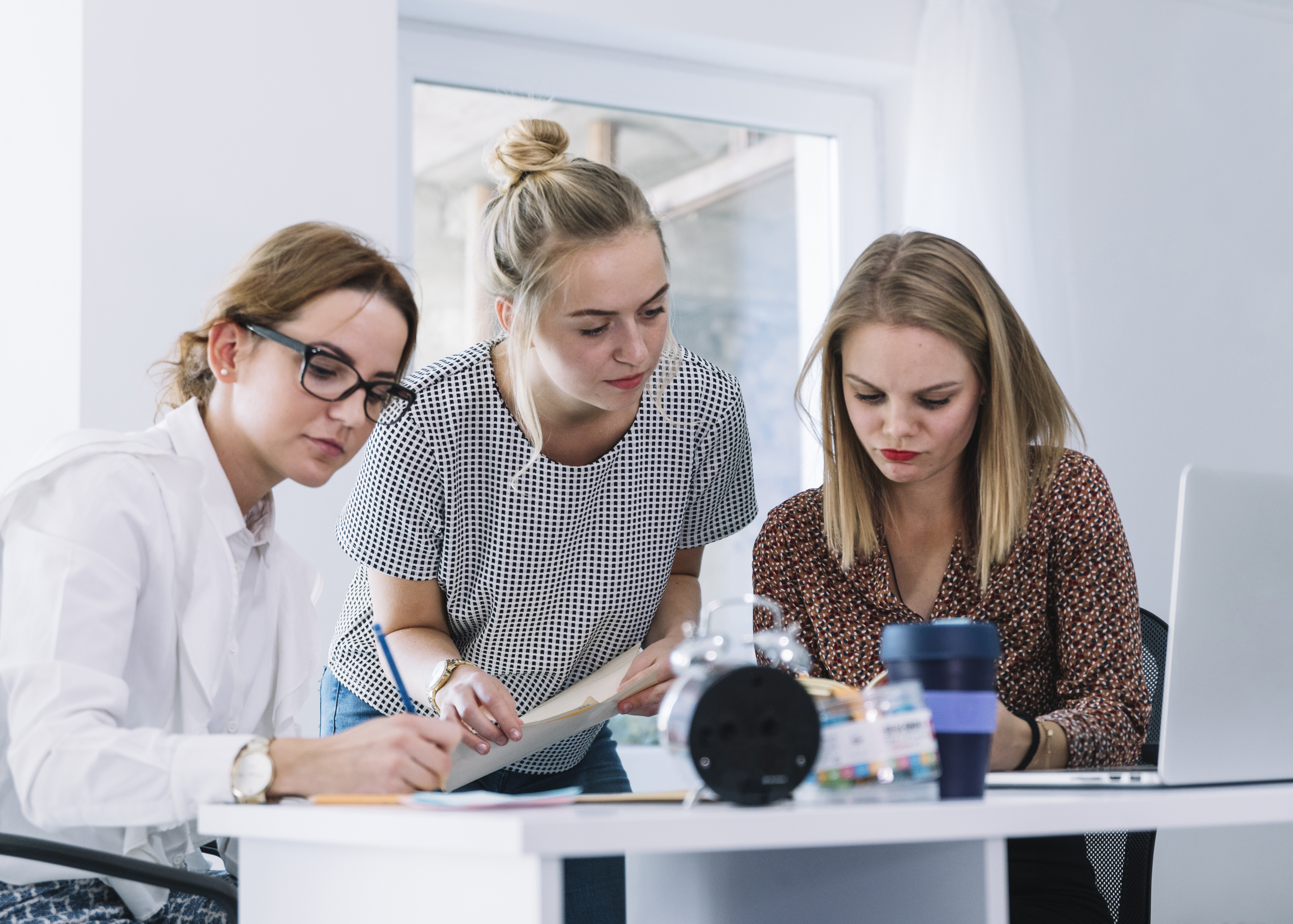 group-businesswomen-working-office
