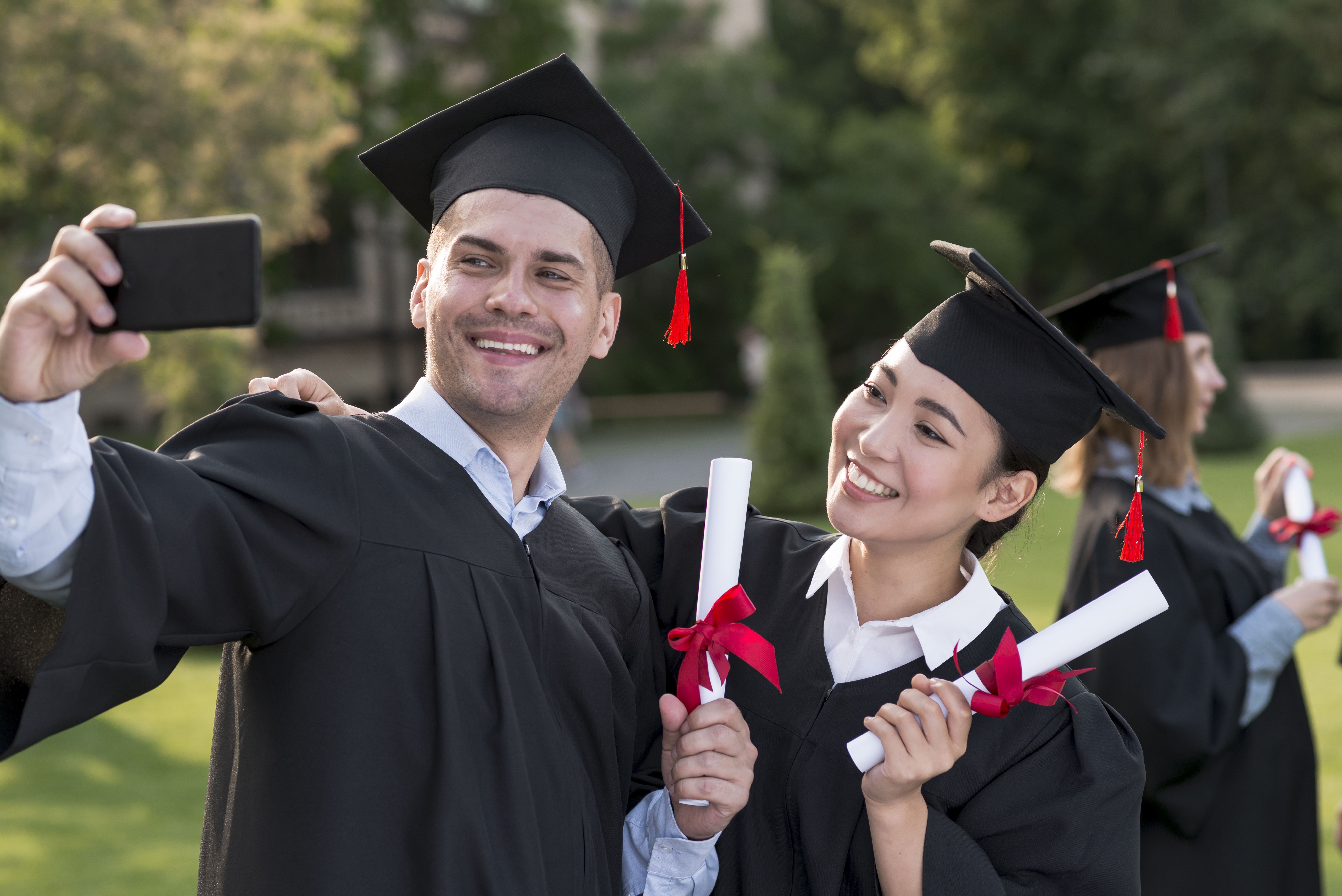 portrait-group-students-celebrating-their-graduation
