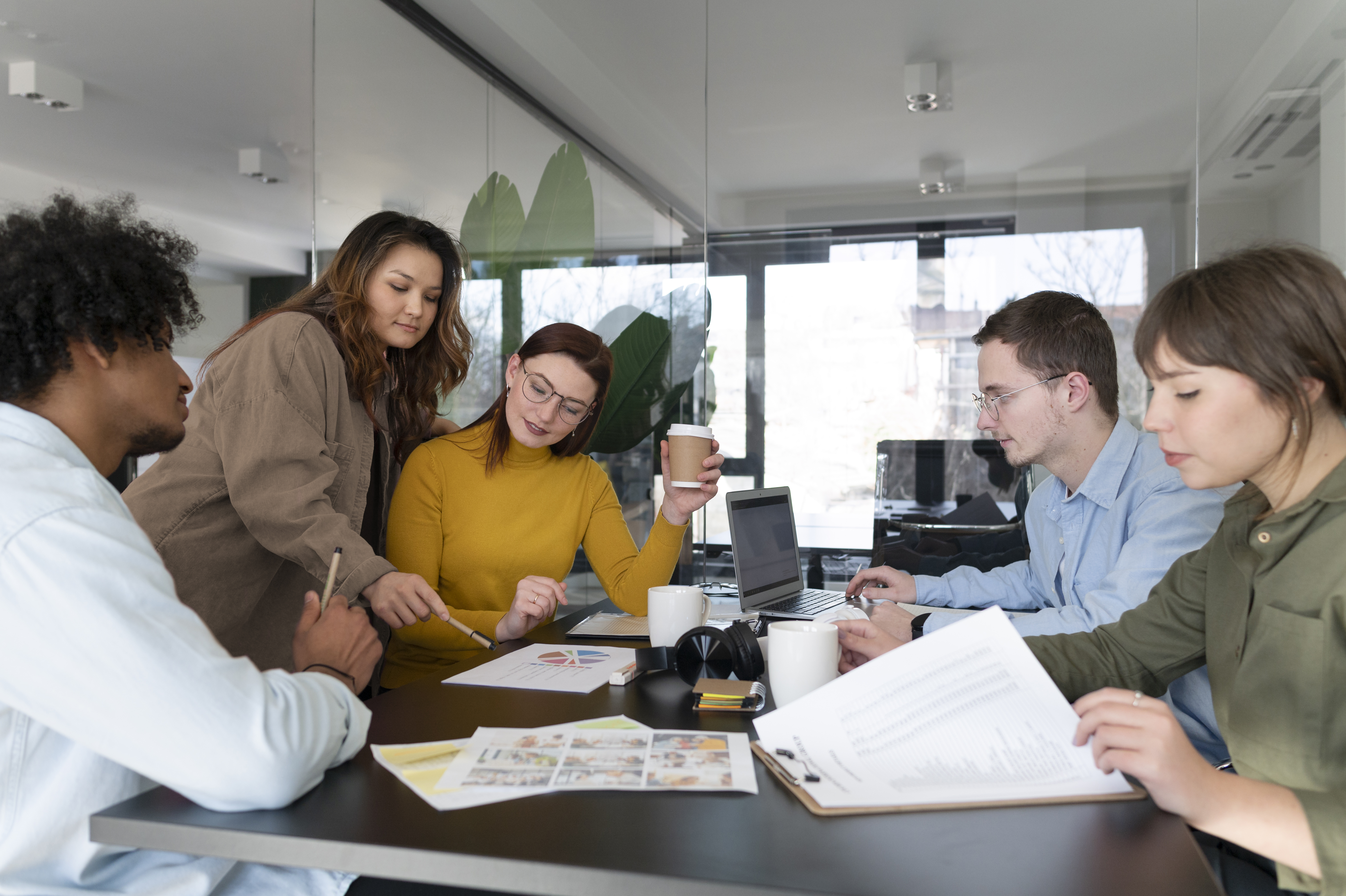office-workers-working-together-as-team