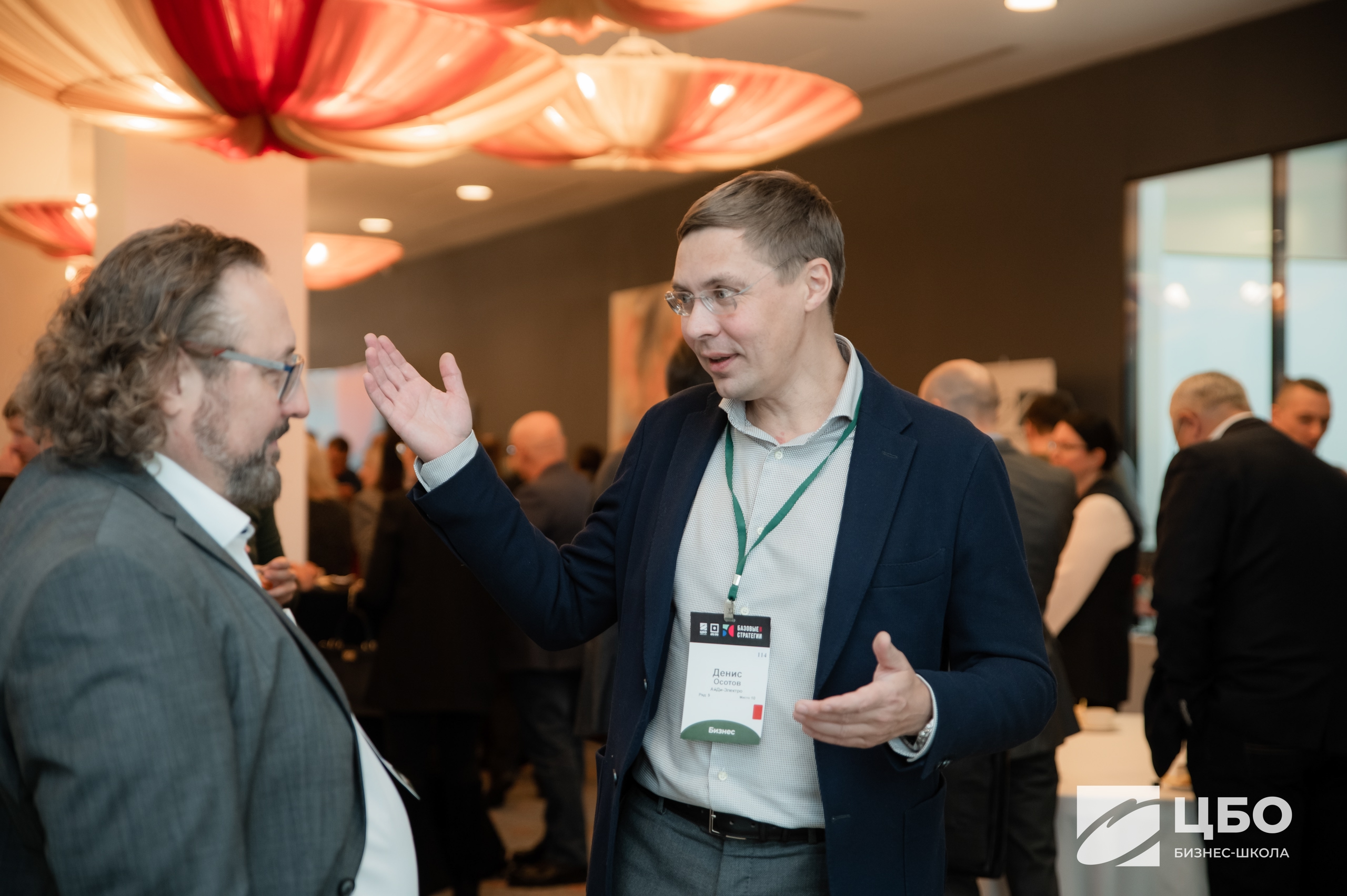 ROI MBA и mini MBA: сравнение по метрикам бизнеса ROI MBA против mini MBA по ключевым метрикам