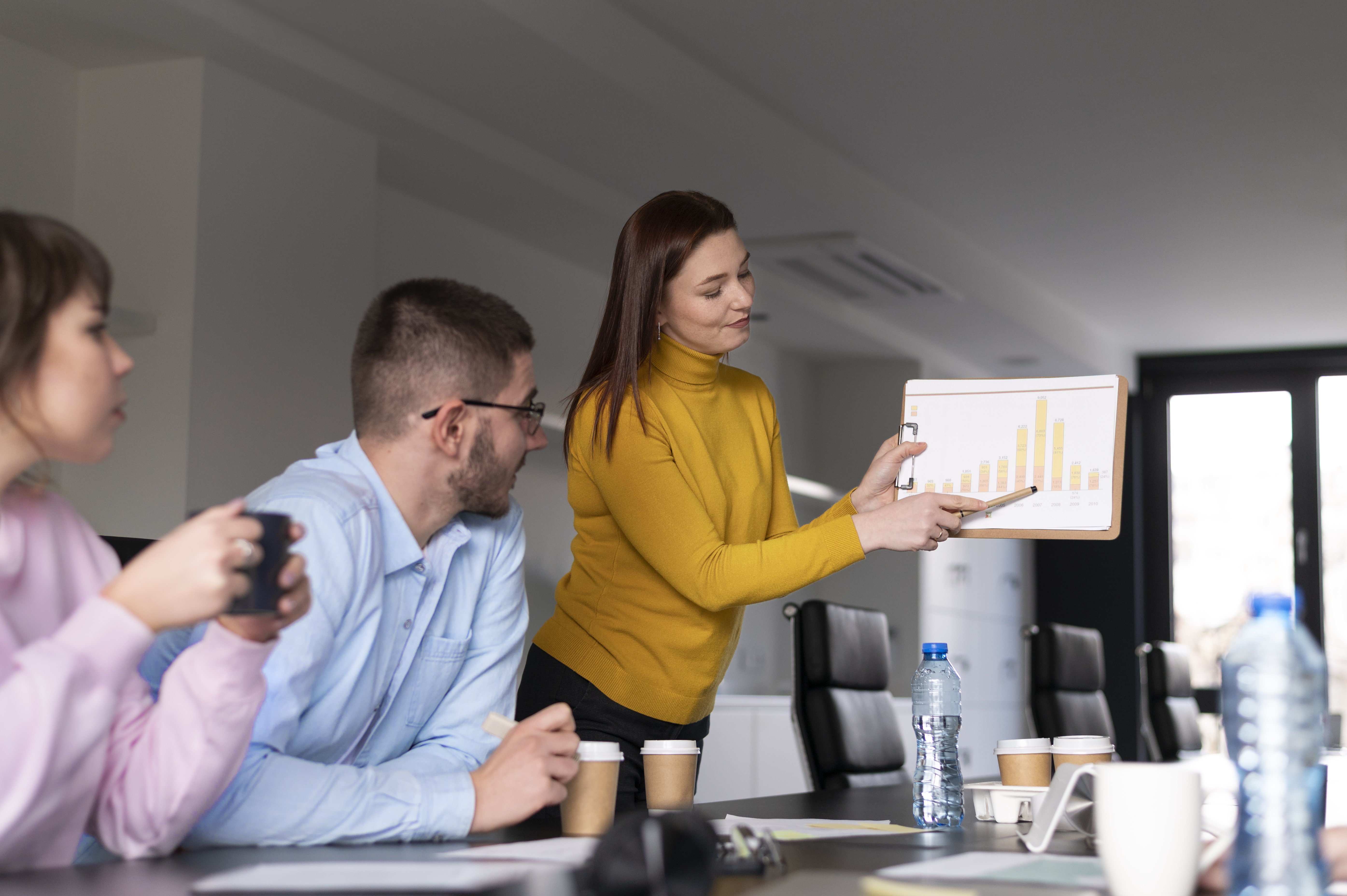 office-workers-working-together